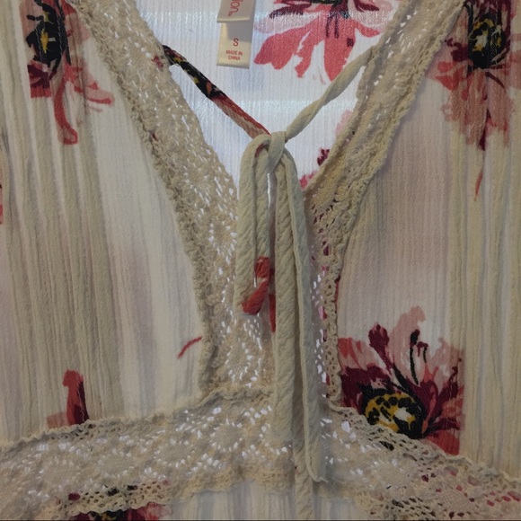 White and pink floral sun dress. - Picture 3 of 4